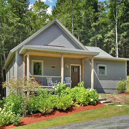 Fireplace Woods Club Access - Modern Quechee